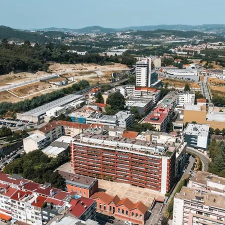 Loft Station Гимарайнш